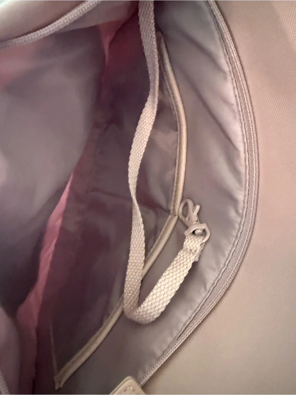 BÉIS 'The Expandable Backpack' in Atlas Pink